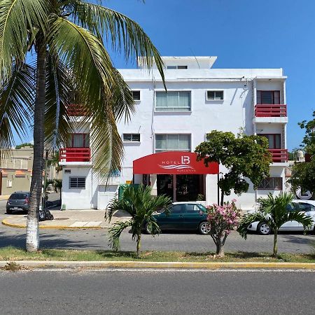 מנסניו Hotel Lb מראה חיצוני תמונה