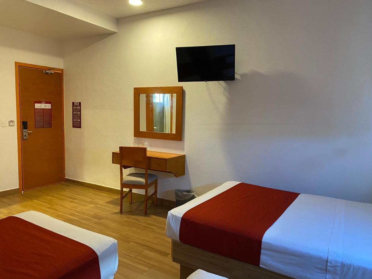 מנסניו Hotel Lb מראה חיצוני תמונה