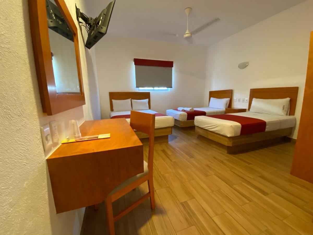 מנסניו Hotel Lb מראה חיצוני תמונה